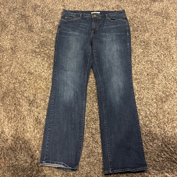 Levi's Women's 505 Straight Leg Jeans - Picture 4 of 5